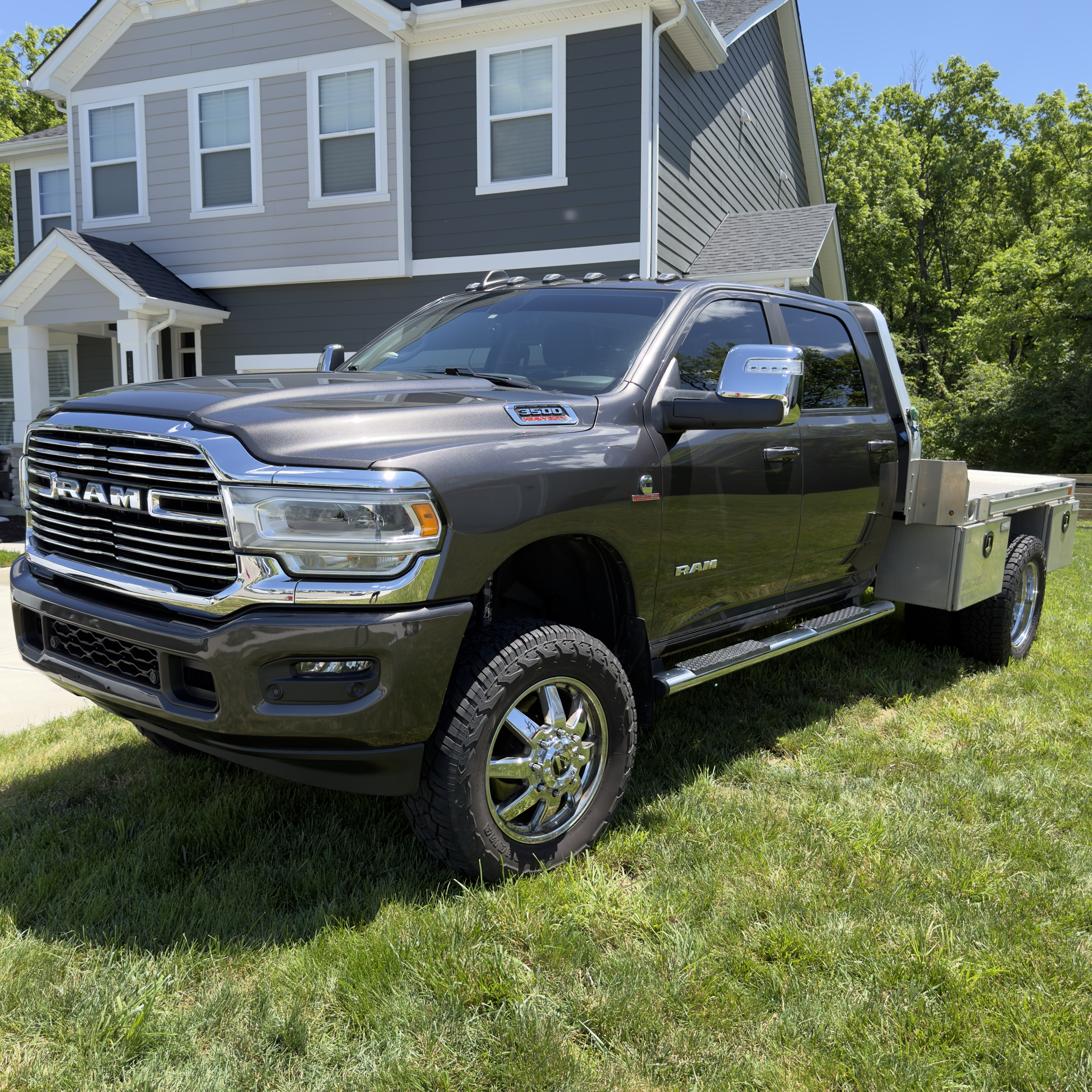 RAM 3500 flatbed truck exterior detail